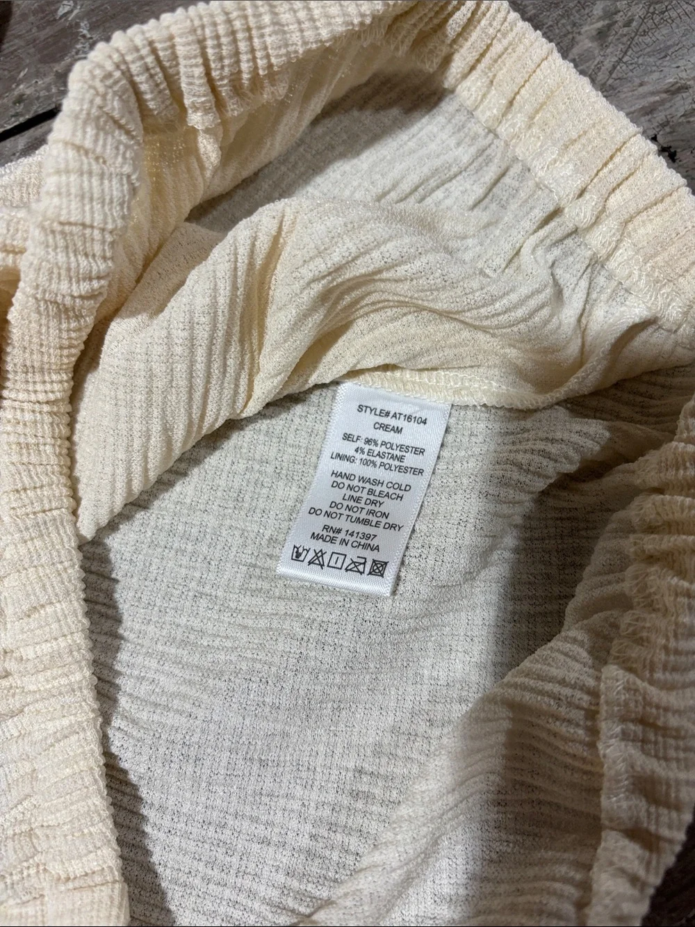 Astr Cream Textured Puff Sleeve Blouse